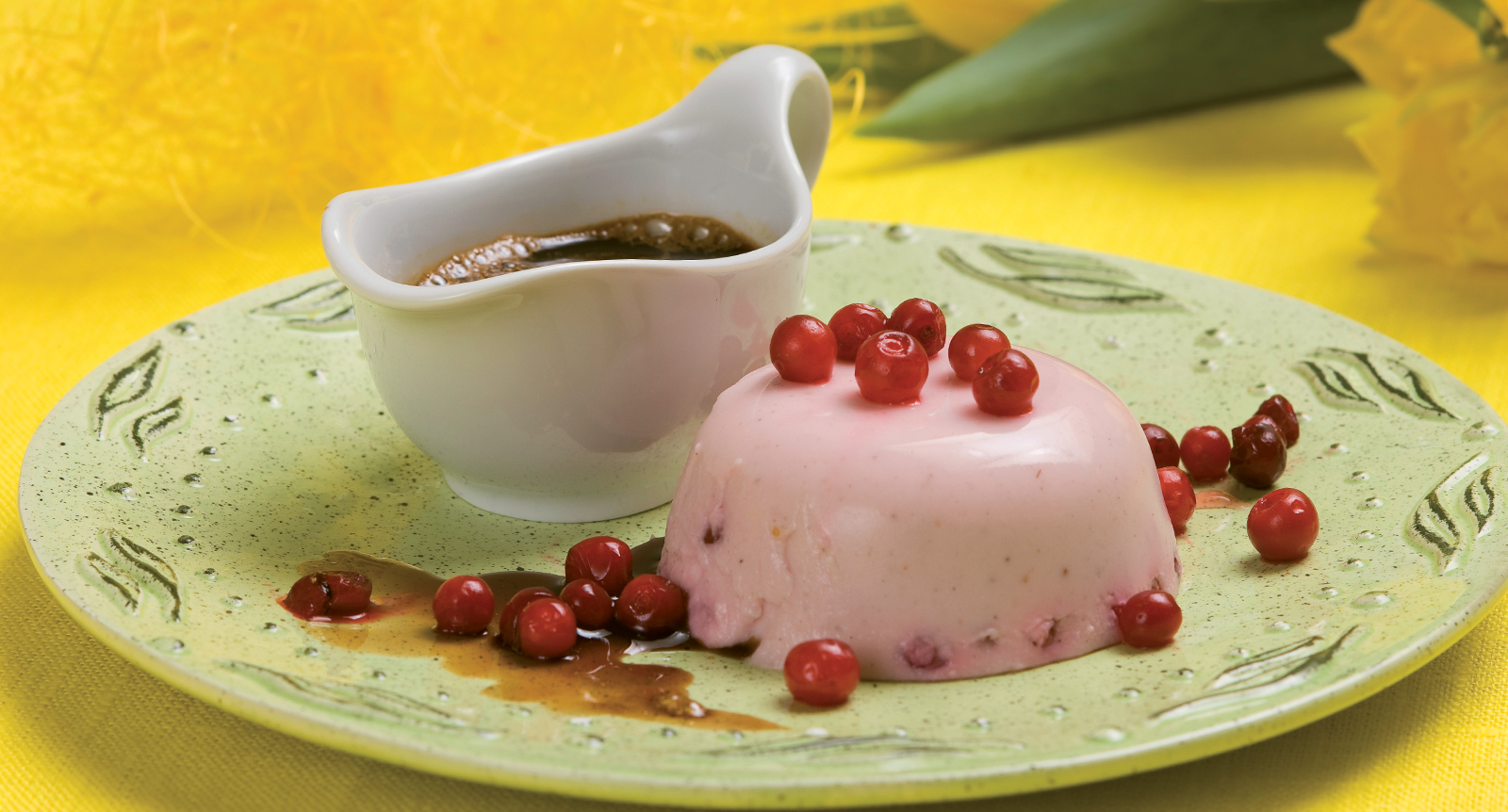 Lingonpannacotta med kaffesås