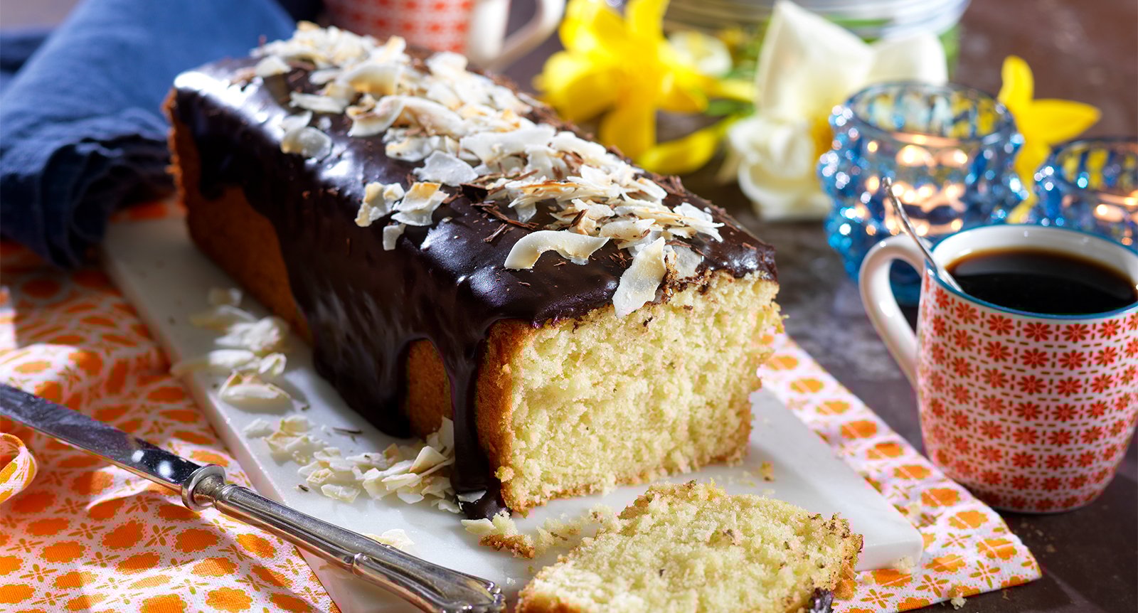 Kokoskaka med chokladfrosting