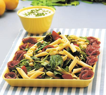 Pastasallad med salami