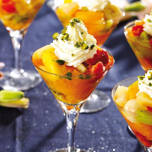 Fruktsallad med mandelgrädde
