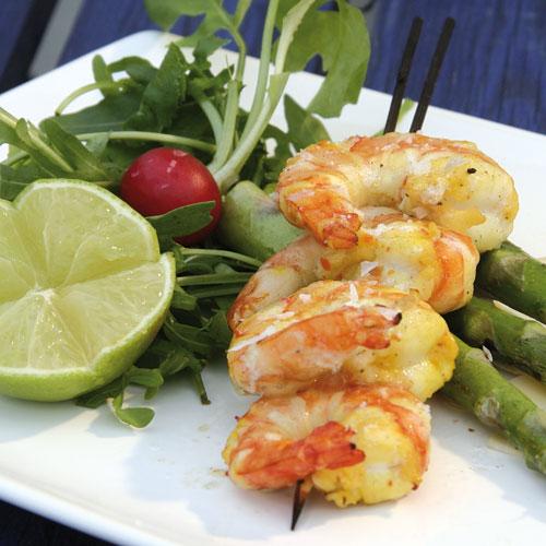 Grillade räkspett med grön sparris
