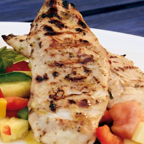 Limemarinerade kycklingschnitzlar med fruktsalsa