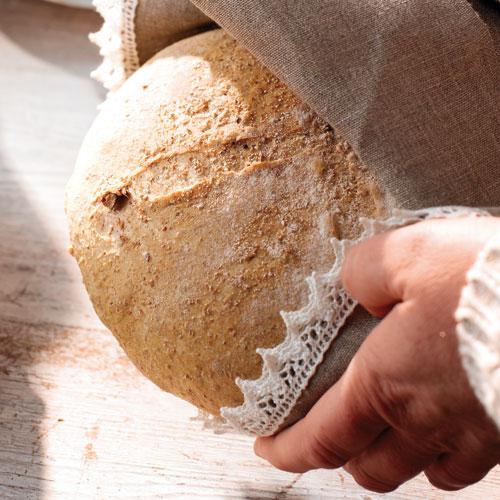 Lantbröd med rostade valnötter