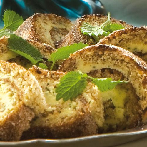 Nötrulltårta med limekräm