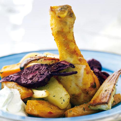 Kycklingben med rostade rotfrukter och tzatziki