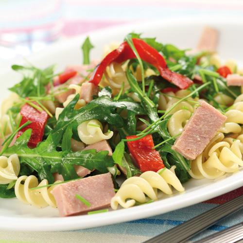 Pastasallad med kokt skinka och citron- och dijonsenapsdressing