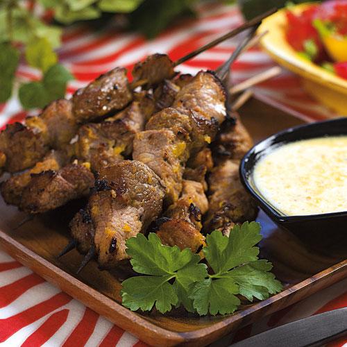 Sosaties – aprikosmarinerade grillspett