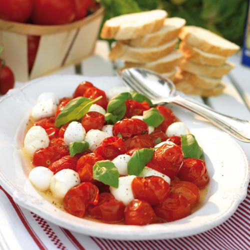 Ljummen tomatsallad med minimozzarella