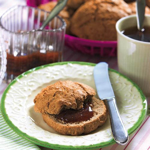 Äppelscones med pekannotter