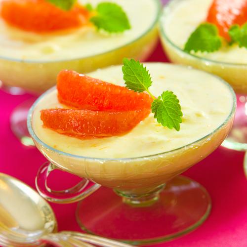 Apelsinfromage med grapefruktklyftor