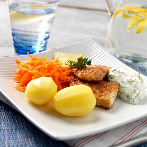 Stekt fiskfilé med örtsås