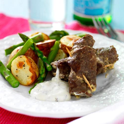 Lövbiffsrulader med ugnsstekt potatis