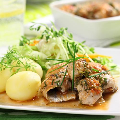 Tomatströmming med kokt potatis