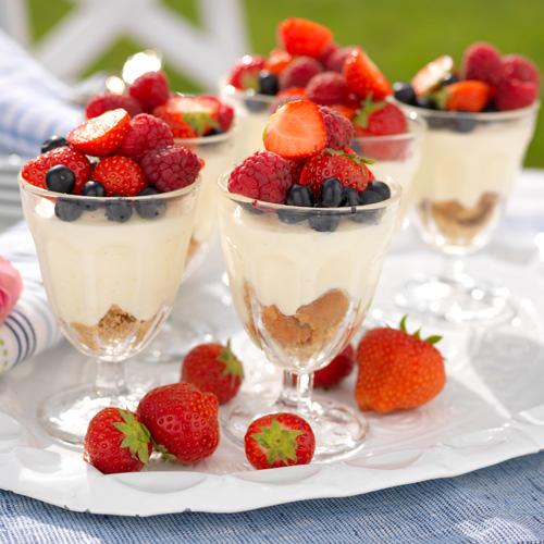 Citronmousse med bär