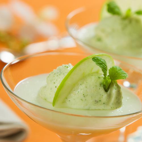 Vaniljpannacotta med äppelglass