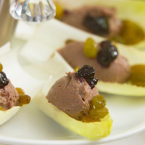 Endivesallad med kycklinglevermousse