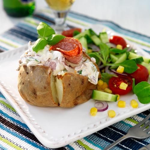 Bakad potatis med salami