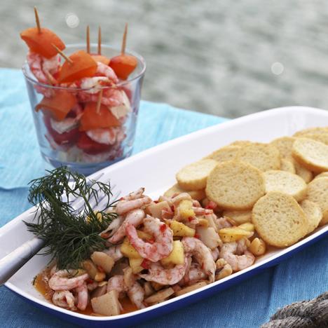 Heta räkor med ananas och cashewnötter