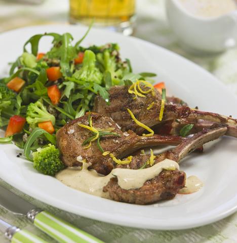 Grillad lammkotlett med quinoasallad