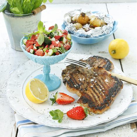Grillad kotlett med jordgubbssalsa