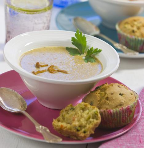 Kantarellsoppa med grönsaksmuffins