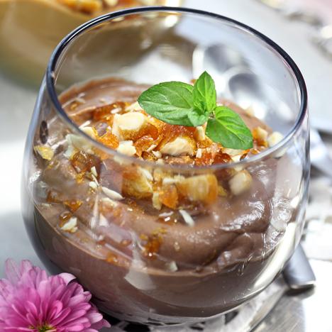 Moccamousse  med kanderad mandel