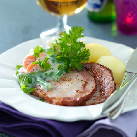 Bräckt kassler med stuvade grönsaker
