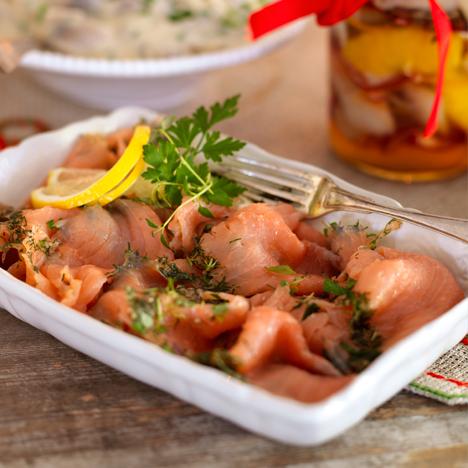 Ört- och citrongravad lax