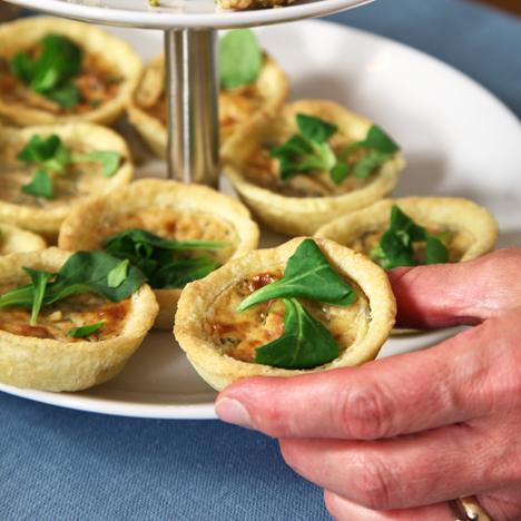 Minipajer med lax och rucola