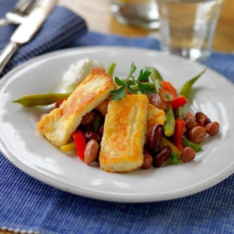 Bönsallad med halloumi
