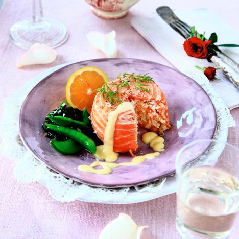 Fisk- och kräfttimbal med vitvinssås