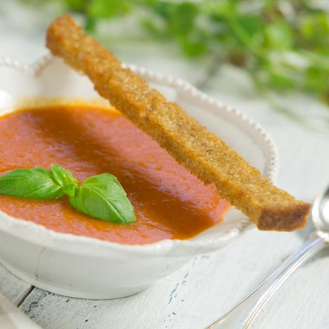 Tomatsoppa med basilika