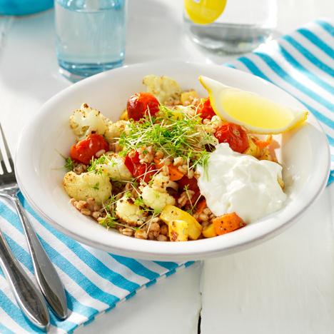 Varm sallad med ugnsbakade grönsaker