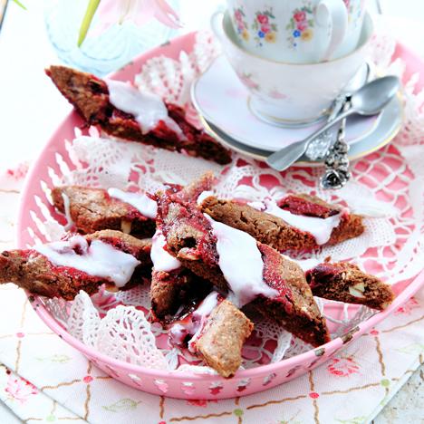 Chokladsnitt med körsbär