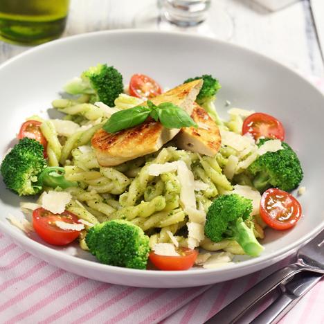 Stekt quornfilé och pestopasta
