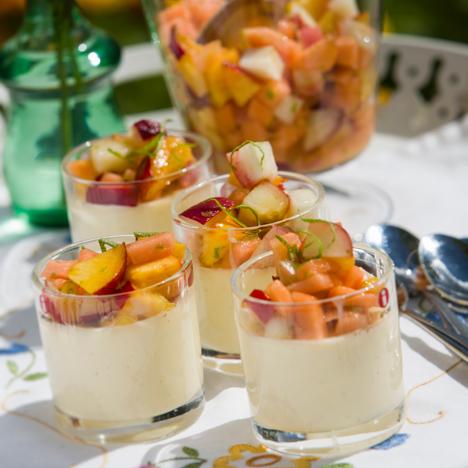Citronpannacotta med persikosalsa