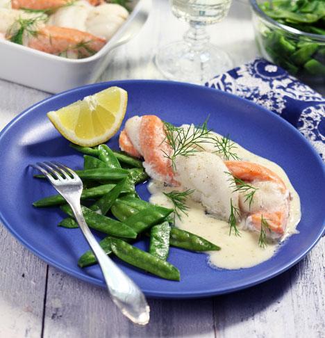 Festlig fiskfläta med vitvinssås