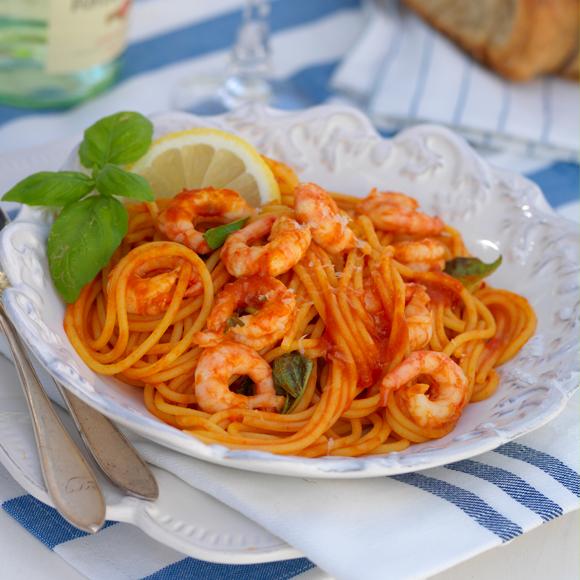 Tomatpasta med räkor