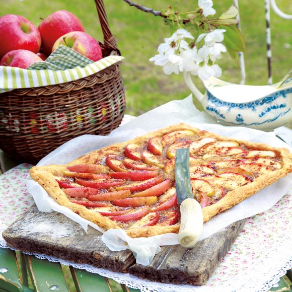 Flan med äpplen och valnötter