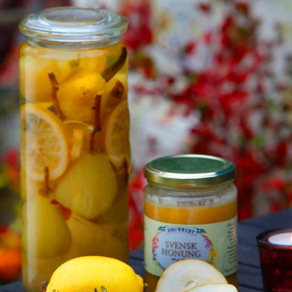 Inlagda päron med citron