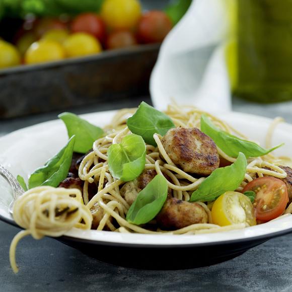 Pasta med köttbullar