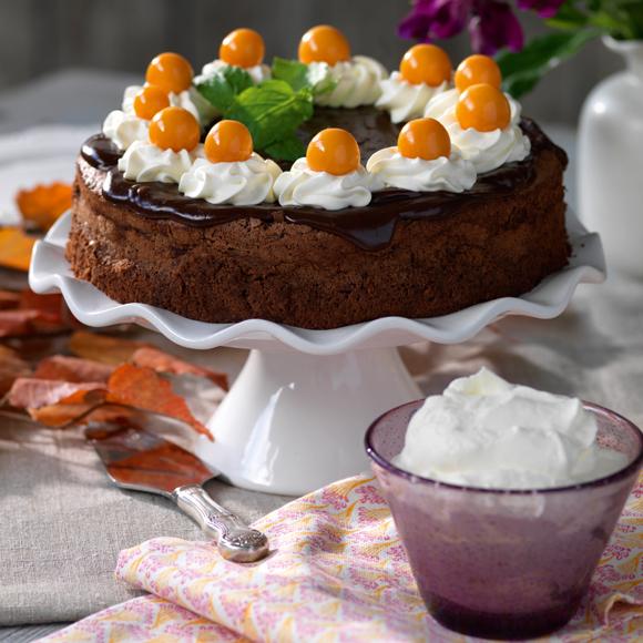Nöt- och chokladkaka med chokladtopping