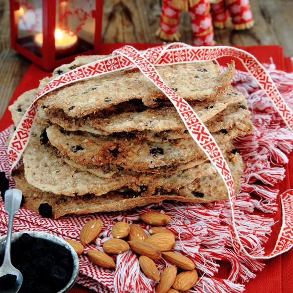 Blåbärsknäckebröd med mandel