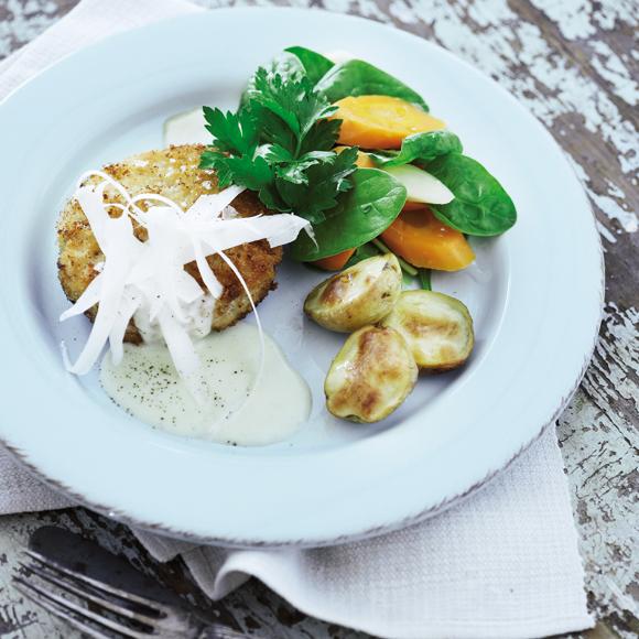 Färsbiffar med sursöt sås och ljummen sallad