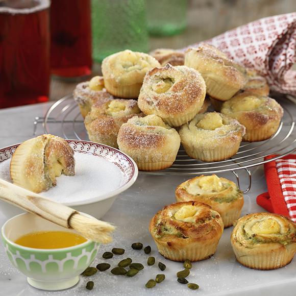 Pistasch- och vaniljfyllda bullar