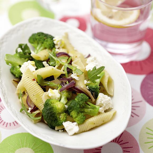 Pasta med broccoli och fetaost