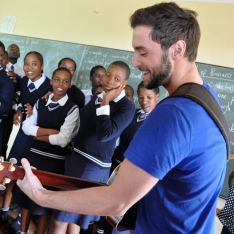 Måns Zelmerlöw är hjälpambassadör i Sydafrika