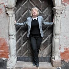 Deckarförfattaren Kristina Ohlsson är mörkrädd