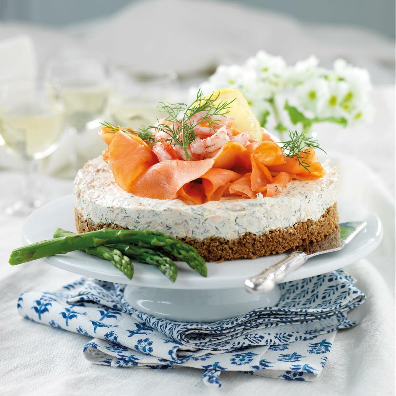 Lyxig laxcheesecake  med pepparrot och dill
