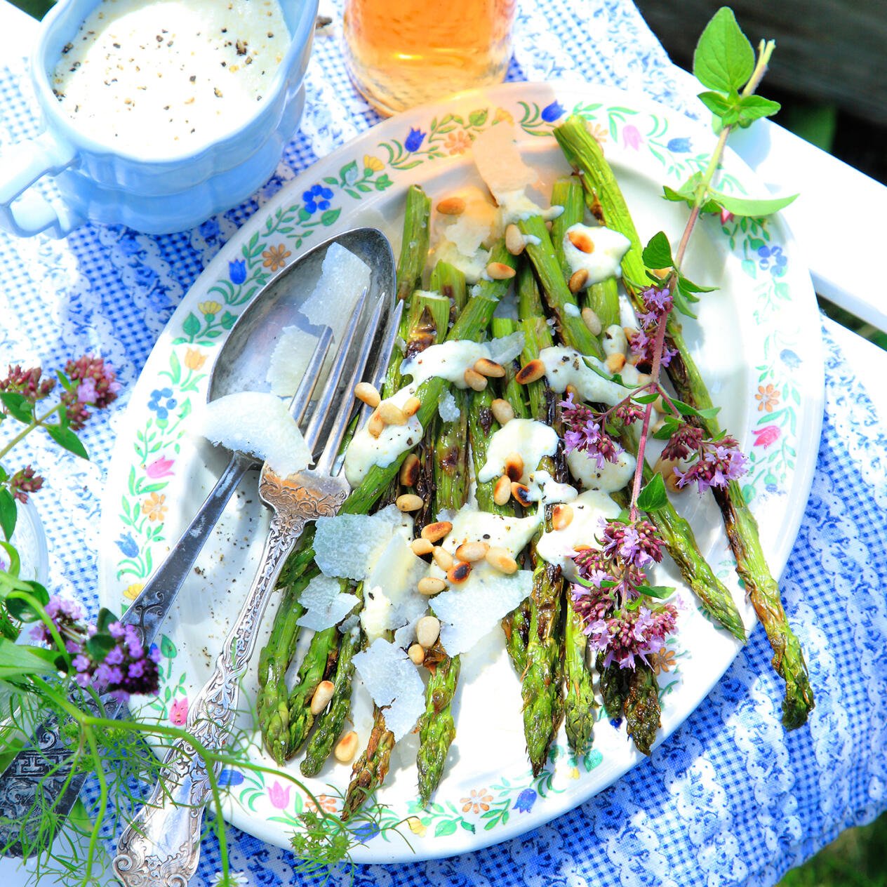 Grillad sparris med pecorinodressing